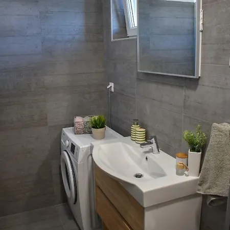 Lovely Apartman *